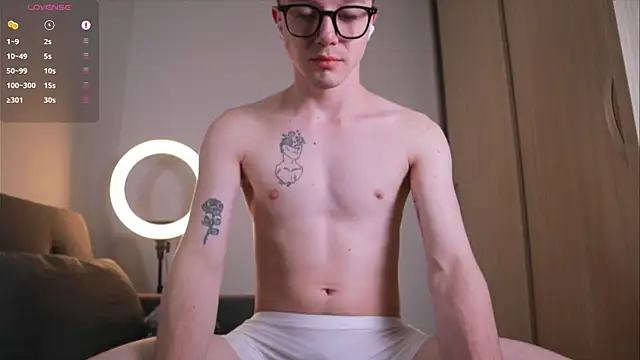 Snapshot of niico_18 chatting on 11-13-25, 12:48 niico 18 online show from 11-13-25, 12:48