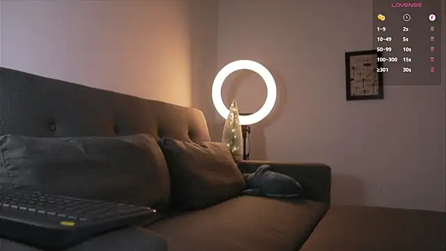 Snapshot of niico_18 chatting on 11-14-25, 01:10 niico 18 online show from 11-14-25, 01:10