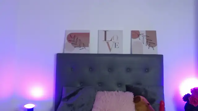 Snapshot of madisex_s chatting on 02-22-26, 02:24 madisex s online show from 02-22-26, 02:24