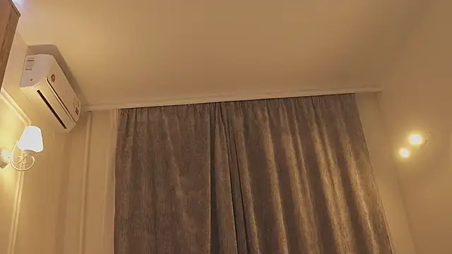 MiaThaine online show from 02-05-26, 03:27