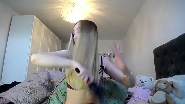 Ninadream2001 online show from 01-24-25, 10:00