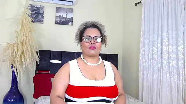 Snapshot of SammyHank chatting on 12-18-25, 07:53 SammyHank online show from 12-18-25, 07:53