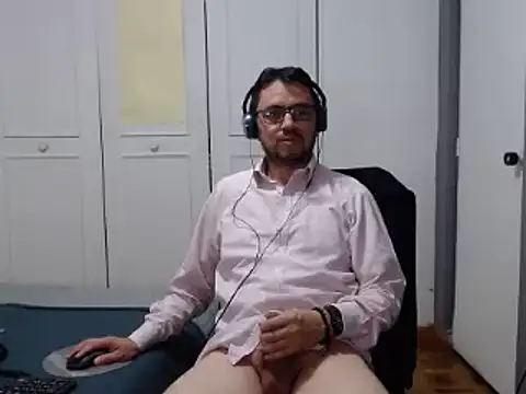 Snapshot of Diptongo chatting on 12-02-24, 10:23 Diptongo online show from 12-02-24, 10:23