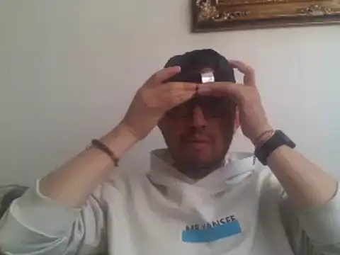 Snapshot of Diptongo chatting on 12-05-24, 03:17 Diptongo online show from 12-05-24, 03:17