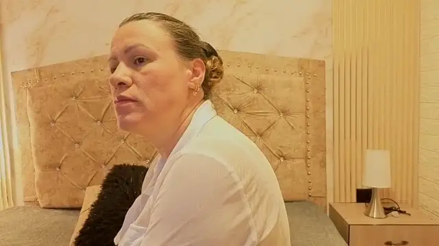 charlotte  G online show from 11-08-25, 11:32