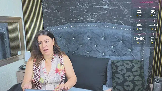 charlotte  G online show from 04-11-26, 11:14