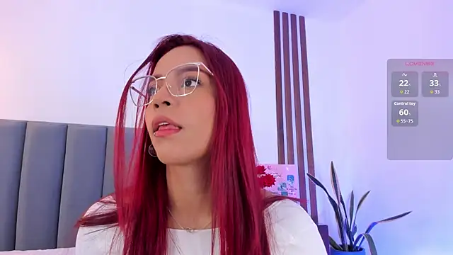 Scarlett Morgan  online show from 11-18-25, 07:51