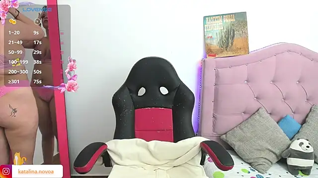 Katalina novoa online show from 02-27-25, 12:43