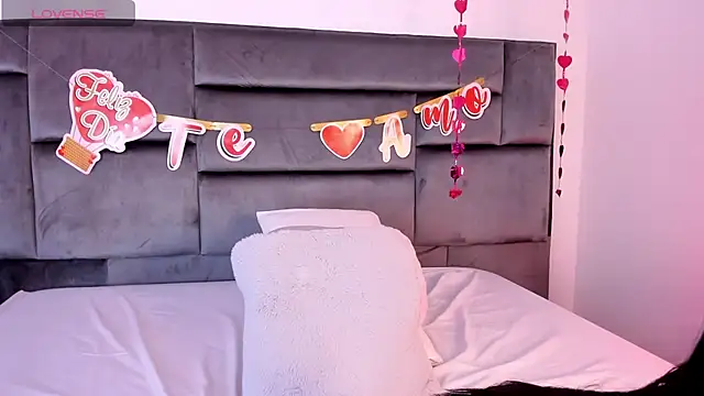 MarilynSmIith online show from 02-26-25, 05:50