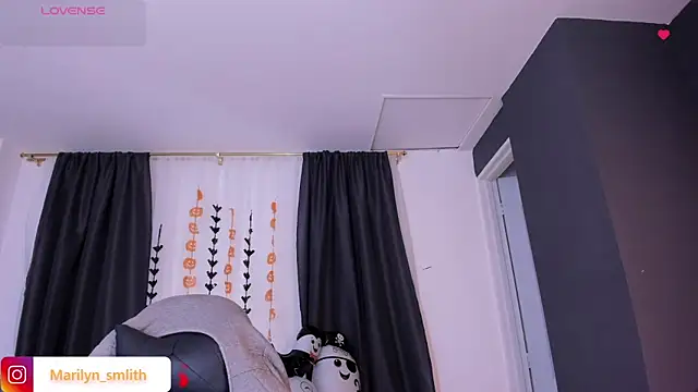 MarilynSmIith online show from 10-21-25, 11:44