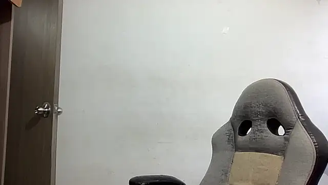 Snapshot of bob_petterson chatting on 01-05-25, 10:19 bob petterson online show from 01-05-25, 10:19