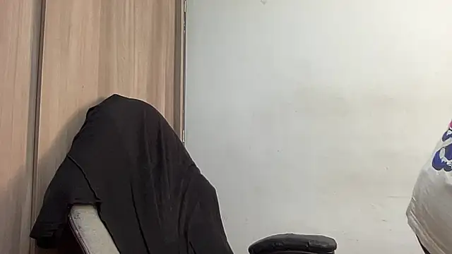 Snapshot of bob_petterson chatting on 01-15-25, 10:35 bob petterson online show from 01-15-25, 10:35