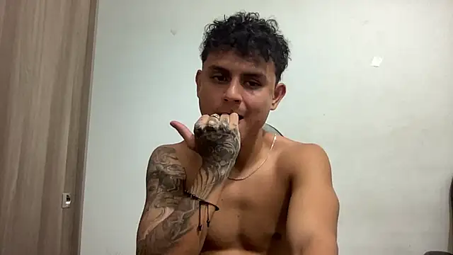 Snapshot of bob_petterson chatting on 01-16-25, 03:23 bob petterson online show from 01-16-25, 03:23