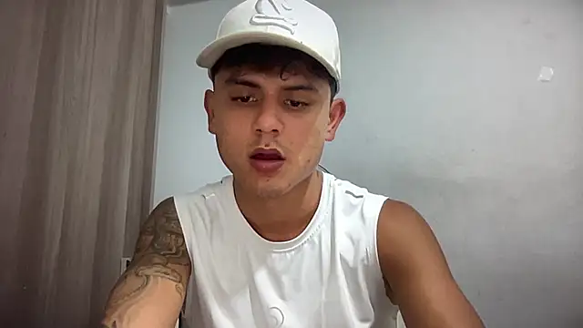 Snapshot of bob_petterson chatting on 01-17-25, 03:12 bob petterson online show from 01-17-25, 03:12