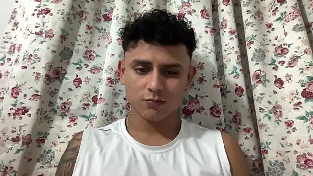 Snapshot of bob_petterson chatting on 01-29-25, 06:01 bob petterson online show from 01-29-25, 06:01