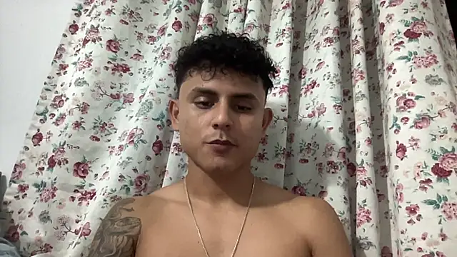 Snapshot of bob_petterson chatting on 02-01-25, 04:35 bob petterson online show from 02-01-25, 04:35