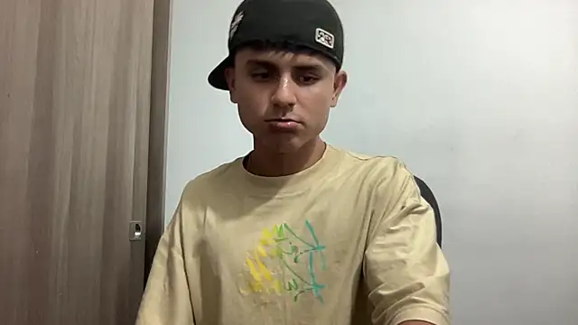 Snapshot of bob_petterson chatting on 02-03-25, 02:25 bob petterson online show from 02-03-25, 02:25