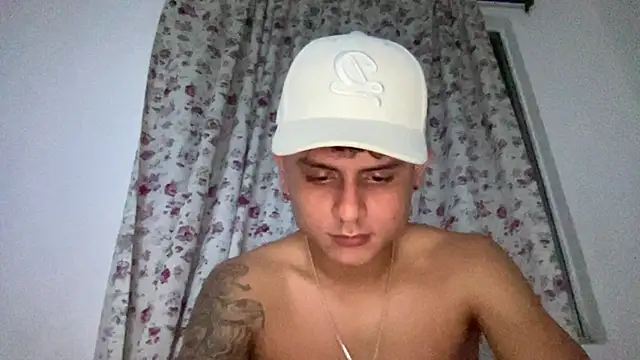 Snapshot of bob_petterson chatting on 02-05-25, 07:07 bob petterson online show from 02-05-25, 07:07