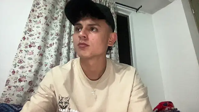 Snapshot of bob_petterson chatting on 02-16-25, 03:15 bob petterson online show from 02-16-25, 03:15