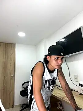 Snapshot of bob_petterson chatting on 09-16-25, 03:18 bob petterson online show from 09-16-25, 03:18