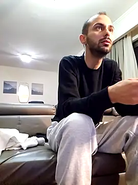 denisxlRo online show from 12-14-25, 04:34