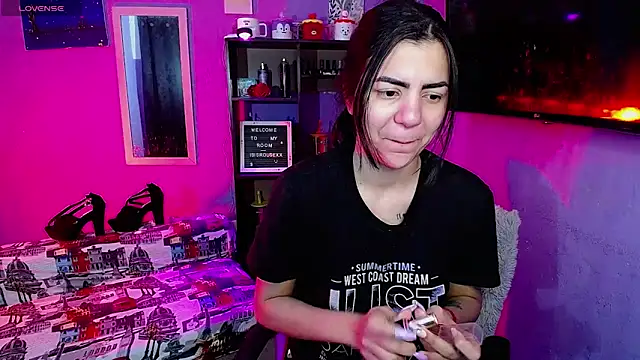 Snapshot of IsisRouse chatting on 11-29-25, 03:31 IsisRouse online show from 11-29-25, 03:31