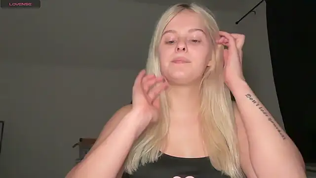 Allylove03 online show from 09-11-25, 05:57