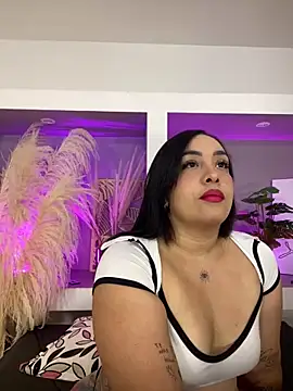 Snapshot of Sheeryl__ chatting on 05-03-26, 05:35 Sheeryl online show from 05-03-26, 05:35