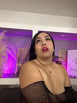 Snapshot of Sheeryl__ chatting on 06-12-26, 05:28 Sheeryl online show from 06-12-26, 05:28