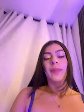 Snapshot of Julieta-sett chatting on 05-27-26, 05:48 Julieta-sett online show from 05-27-26, 05:48