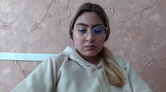 Miabonnett  online show from 02-13-25, 04:17