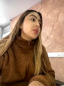 Miabonnett  online show from 10-13-25, 12:05