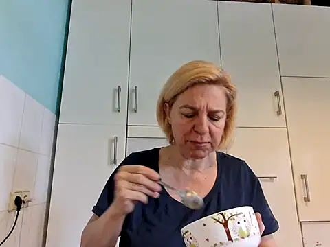 Snapshot of FrauleinSchmitt chatting on 02-21-25, 08:40 FrauleinSchmitt online show from 02-21-25, 08:40