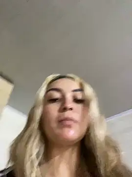 Snapshot of emma_oxford chatting on 02-13-25, 08:24 emma oxford online show from 02-13-25, 08:24