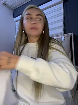 Snapshot of emma_oxford chatting on 02-16-26, 04:30 emma oxford online show from 02-16-26, 04:30