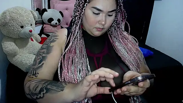 Snapshot of Fernanda_Big_Boobs chatting on 03-15-25, 09:49 Fernanda Big Boobs online show from 03-15-25, 09:49