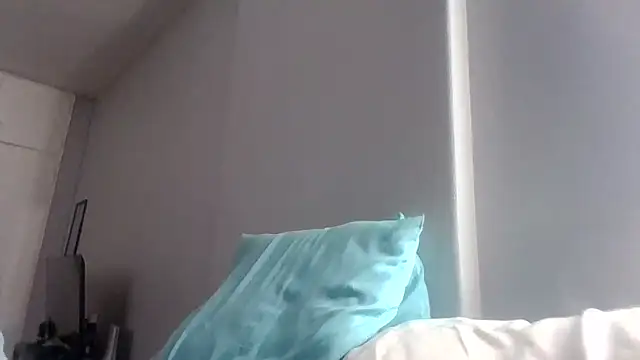 Snapshot of BabeAssXX chatting on 05-06-26, 12:21 BabeAssXX online show from 05-06-26, 12:21