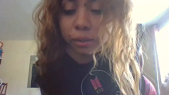 Jennxdolls online show from 01-28-25, 01:38