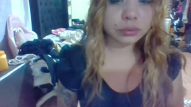 Jennxdolls online show from 01-31-25, 03:20