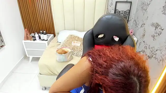 MADISON ROWAN1 online show from 10-25-25, 03:25