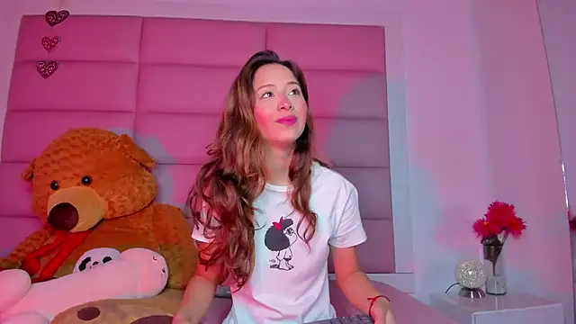 Snapshot of little-Emma chatting on 01-31-25, 03:20 little-Emma online show from 01-31-25, 03:20