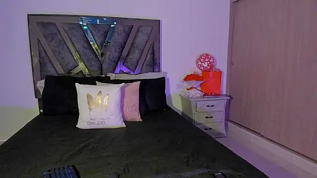 Deborah Colins online show from 10-17-25, 12:58