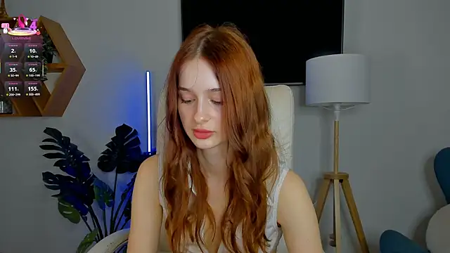 Snapshot of Viola__moon chatting on 10-14-25, 12:28 Viola moon online show from 10-14-25, 12:28