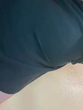 Snapshot of Evelyn_Moon chatting on 02-17-25, 03:15 Evelyn Moon online show from 02-17-25, 03:15