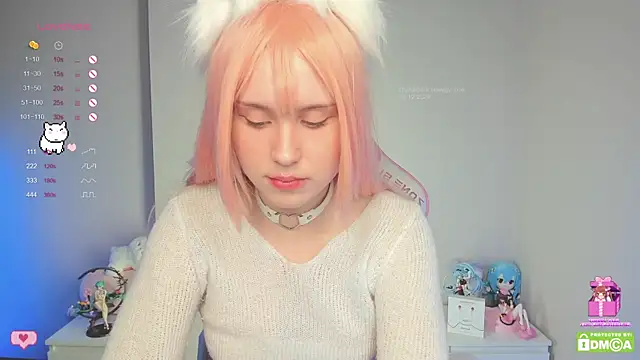 Snapshot of Gylaxie chatting on 12-18-24, 01:12 Gylaxie online show from 12-18-24, 01:12