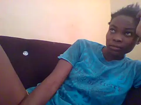 Snapshot of sexxyqueenn22 chatting on 12-17-24, 10:01 sexxyqueenn22 online show from 12-17-24, 10:01