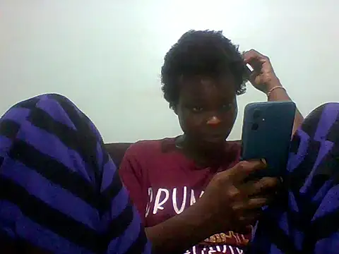 Snapshot of sexxyqueenn22 chatting on 10-08-25, 11:13 sexxyqueenn22 online show from 10-08-25, 11:13