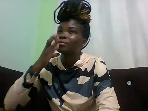 Snapshot of sexxyqueenn22 chatting on 10-23-25, 05:12 sexxyqueenn22 online show from 10-23-25, 05:12