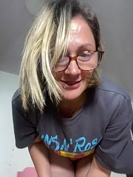 Snapshot of dirty_mistress_69 chatting on 01-13-25, 02:18 dirty mistress 69 online show from 01-13-25, 02:18