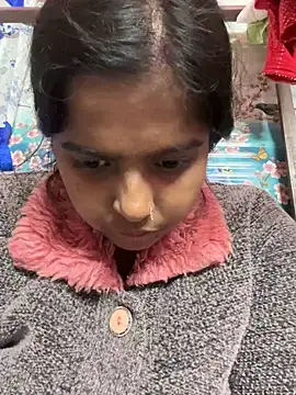 Snapshot of Beauty-queen chatting on 01-05-25, 03:45 Beauty-queen online show from 01-05-25, 03:45